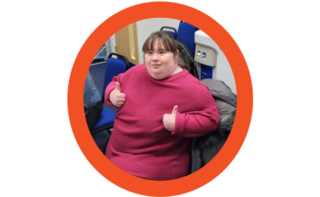 Chelsea's head in an orange circle